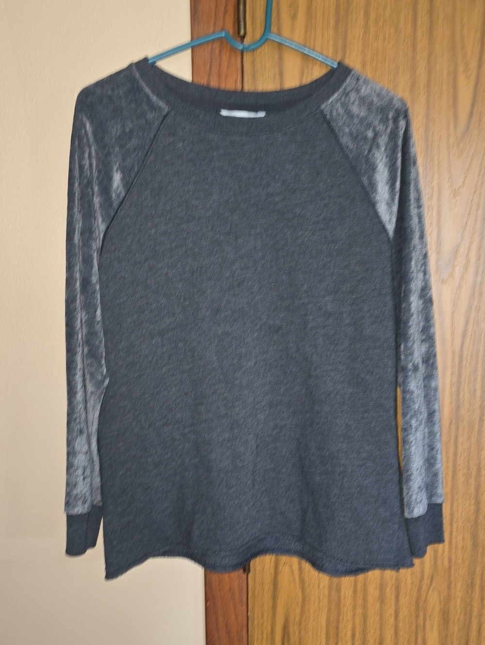American Eagle Outfitters Dark Charcoal Gray Velour Sleeve Pullover